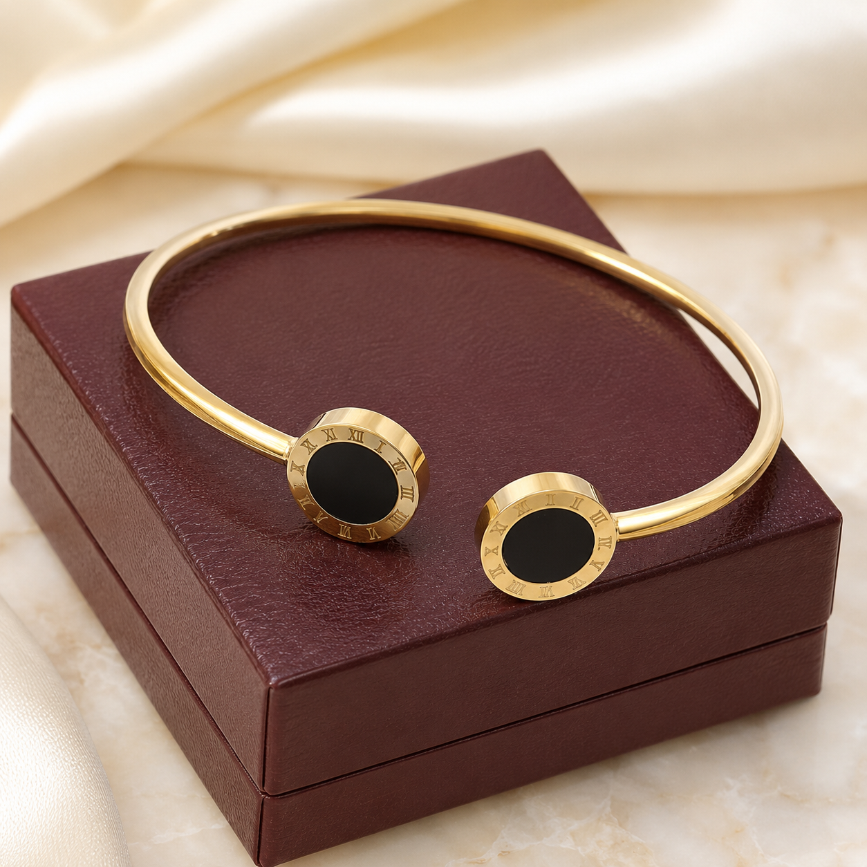 Royal Gold Elegance Bracelet Set detail